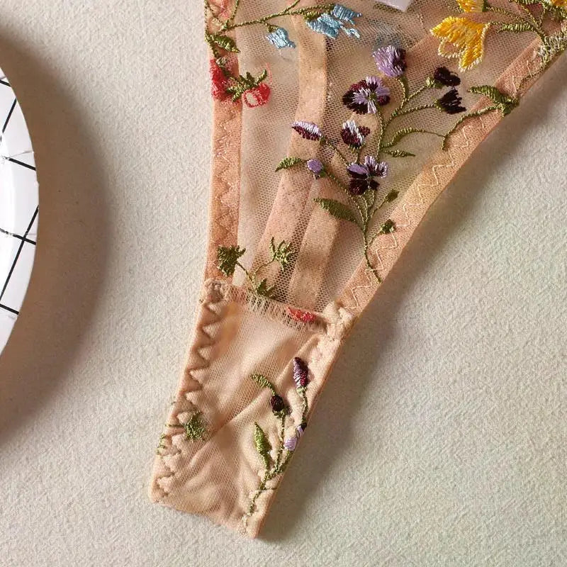 סט הלבשה תחתונה עם רקמת פרחים